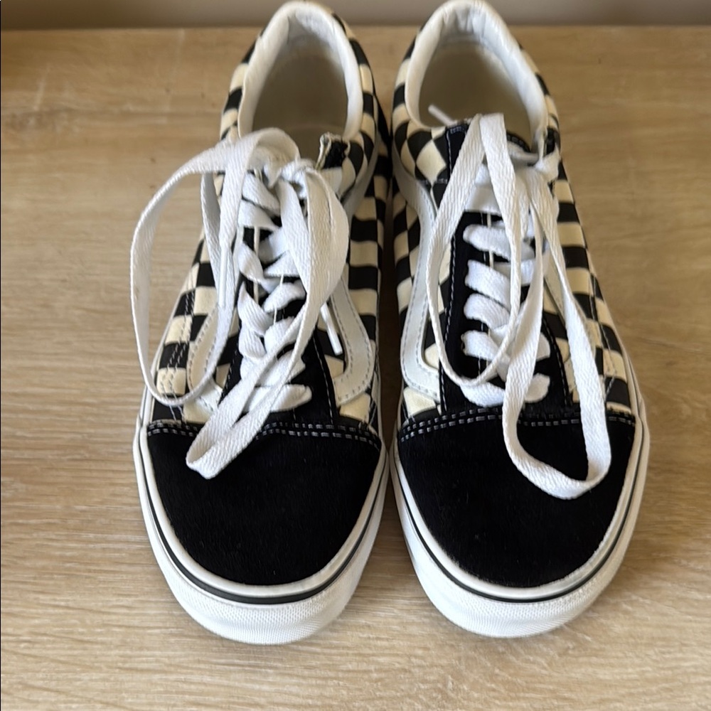 Vans Black and White Sneakers Classic Skate Design